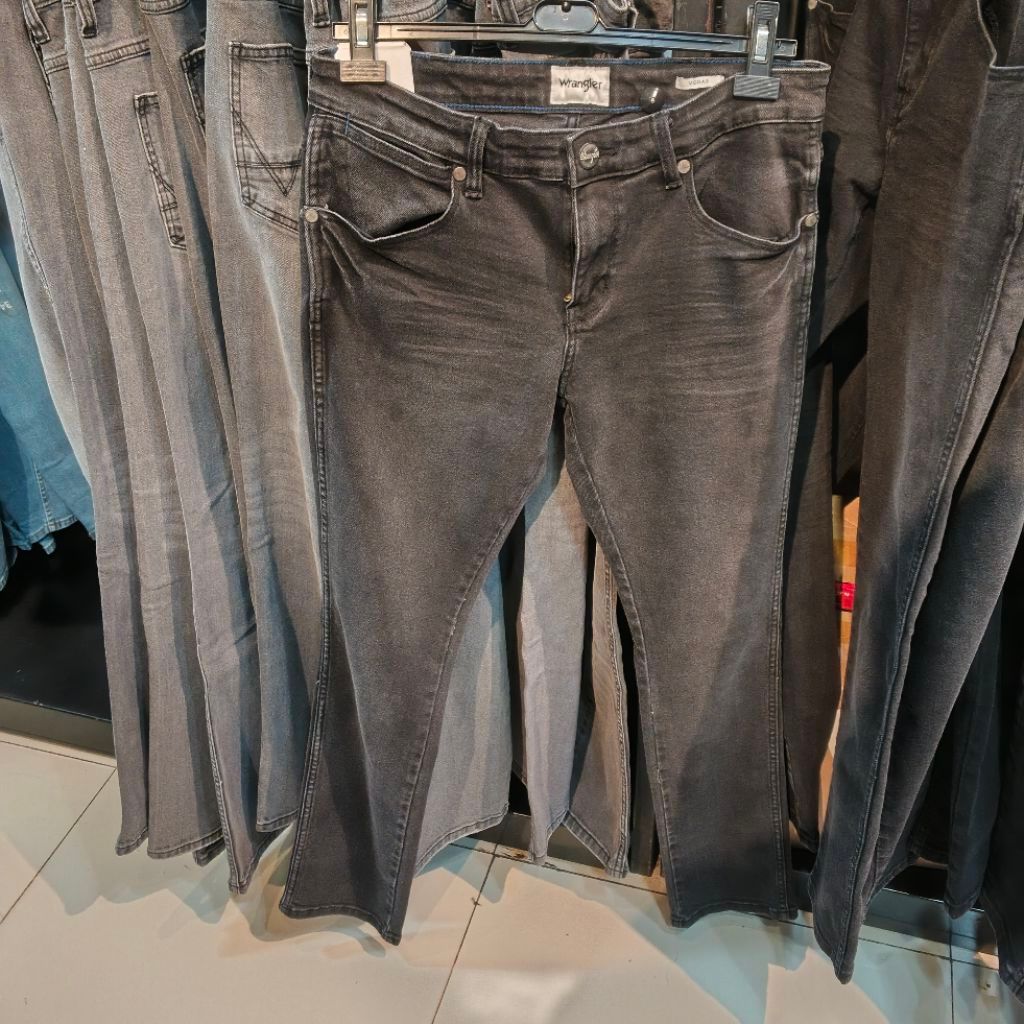 WRANGLER กางเกงยีนส์ยาวผู้ชาย ORIGINAL