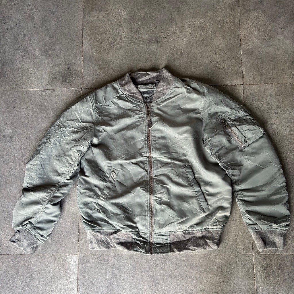 Uniqlo Army Bomber Jacket Man