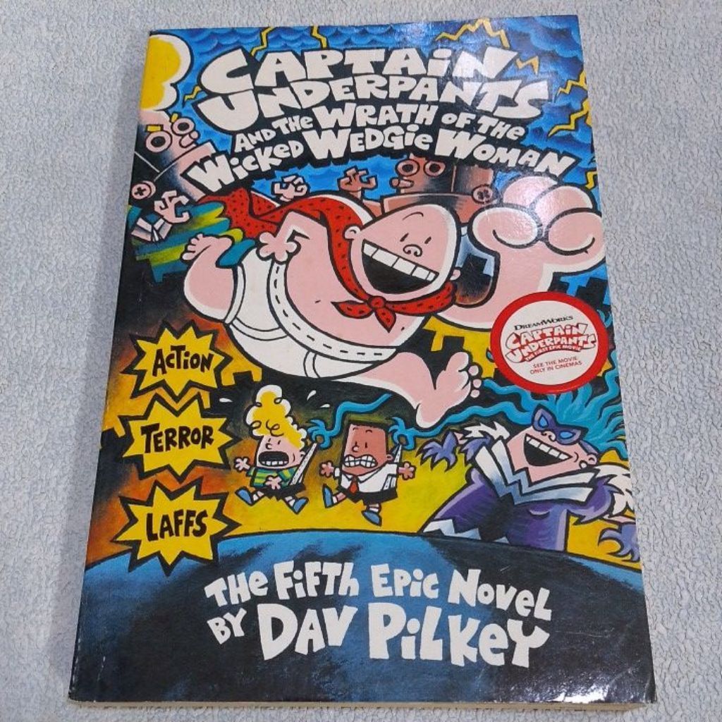 Original English Book Captain Underpants และ Wrath of the Wicked Wedgie Women โดย Dav Pilkey