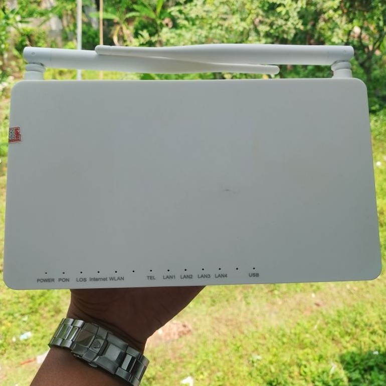 GPON ONT F609 V3.0 WiFi Router พอร์ตสีน้ําเงินมือสองปกติไม่มีอะแดปเตอร์ s