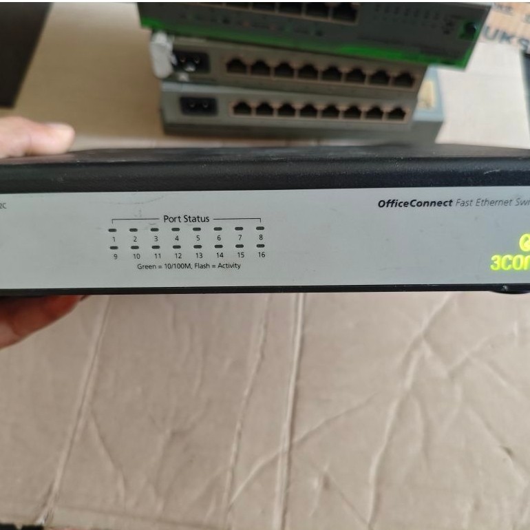 3COM 8 Port Normal Hub Switch