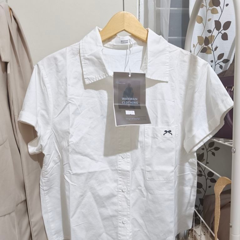 WANWAN CLOTHING เสื้อเชิ้ตแขนสั้นเกาหลี Top Import Bangkok/BKK สีขาว
