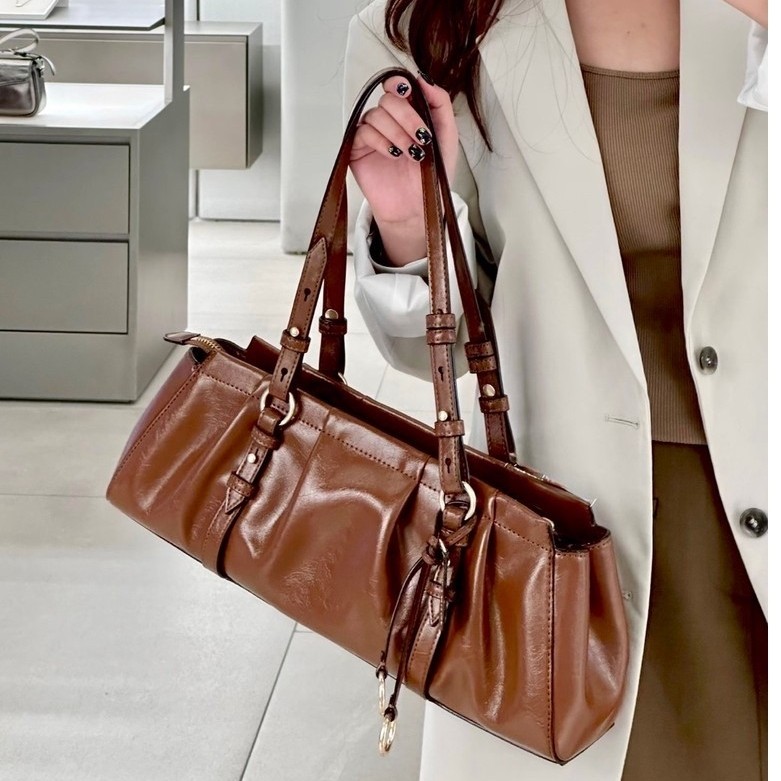 BELLA BAGUETTE BAG - SHOULDERBAG