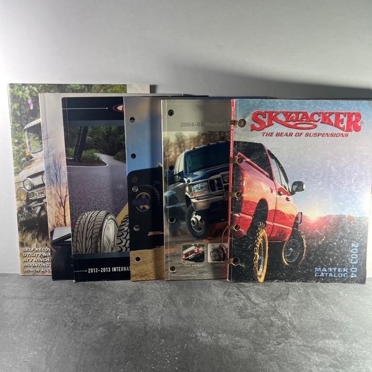 ระบบกันสะเทือน Skyjacker, Warn Industries, T-Max, Maxxis, Runva Industries, รอก & Winch Duke Book