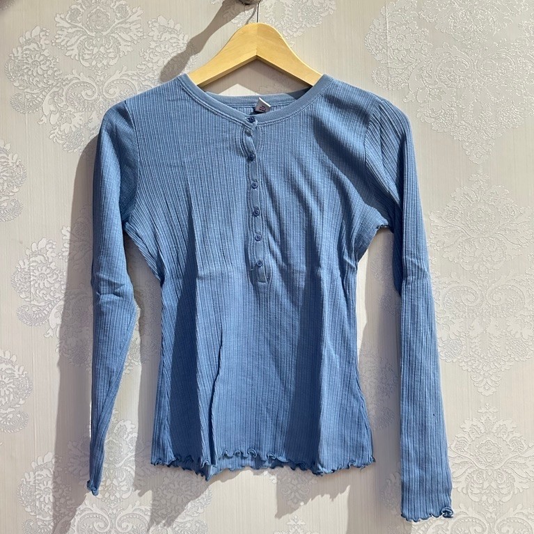 เสื้อยืดแบรนด์ old navy Preloved