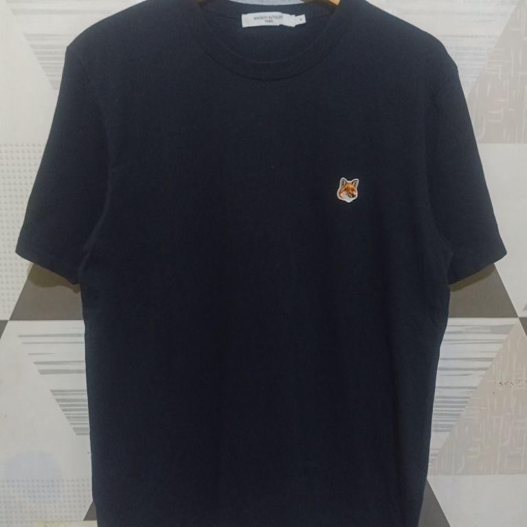 Maison Kitsune เสื้อยืดสีดํา 106x71