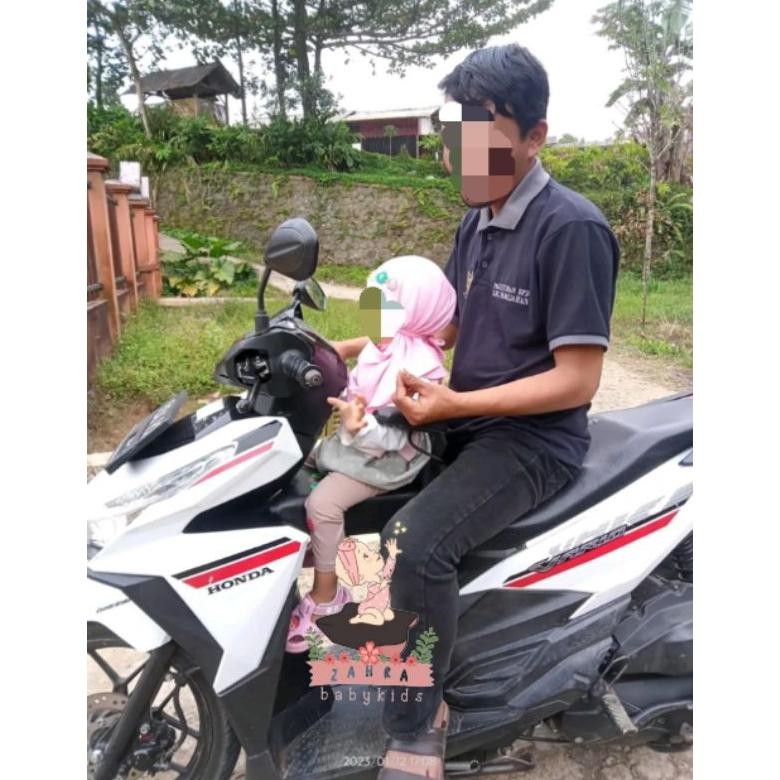 Bf888S ที่นั่งเด็กพร้อมที่วางแขนสําหรับรถจักรยานยนต์อัตโนมัติและใต้กระดูกทุกประเภทพร้อมเข็มขัดนิรภัย