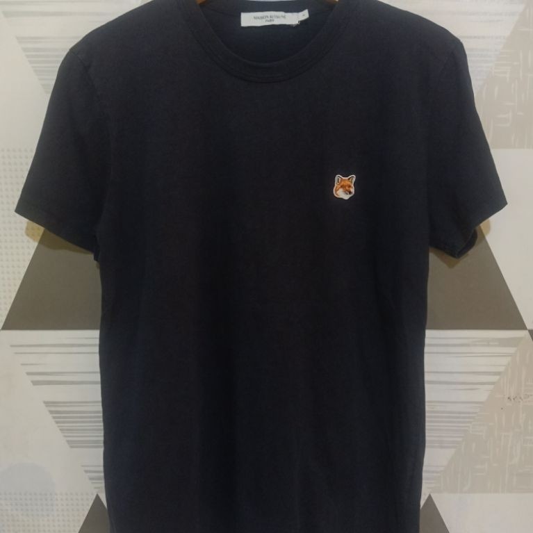 Maison Kitsune เสื้อยืดสีดําขนาดเล็ก