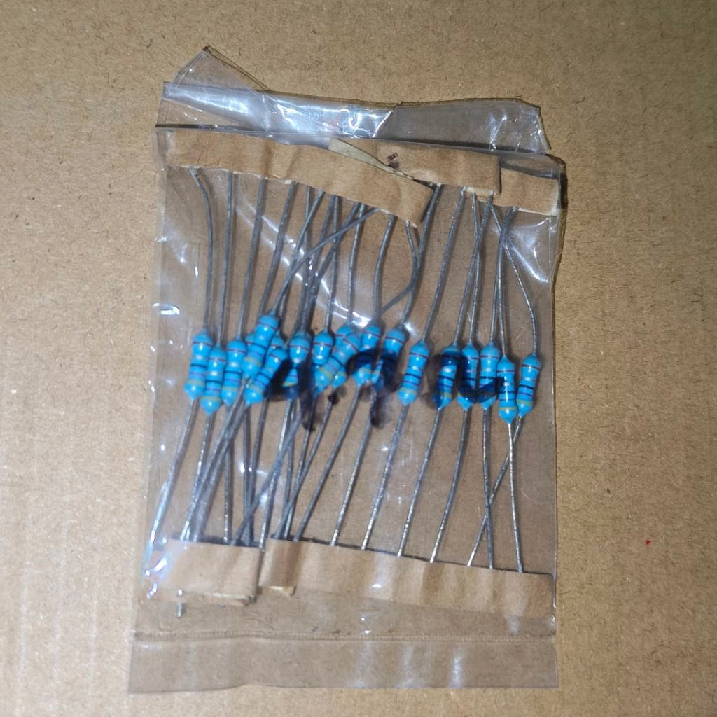 R 4.7 Ohm 0.5W 1 ตัวต้านทานฟิล์มโลหะเปอร์เซ็นต์ 4.7Ohm 4R7 Ohm MetalFilm 0.5 วัตต์ 20 ชิ้น