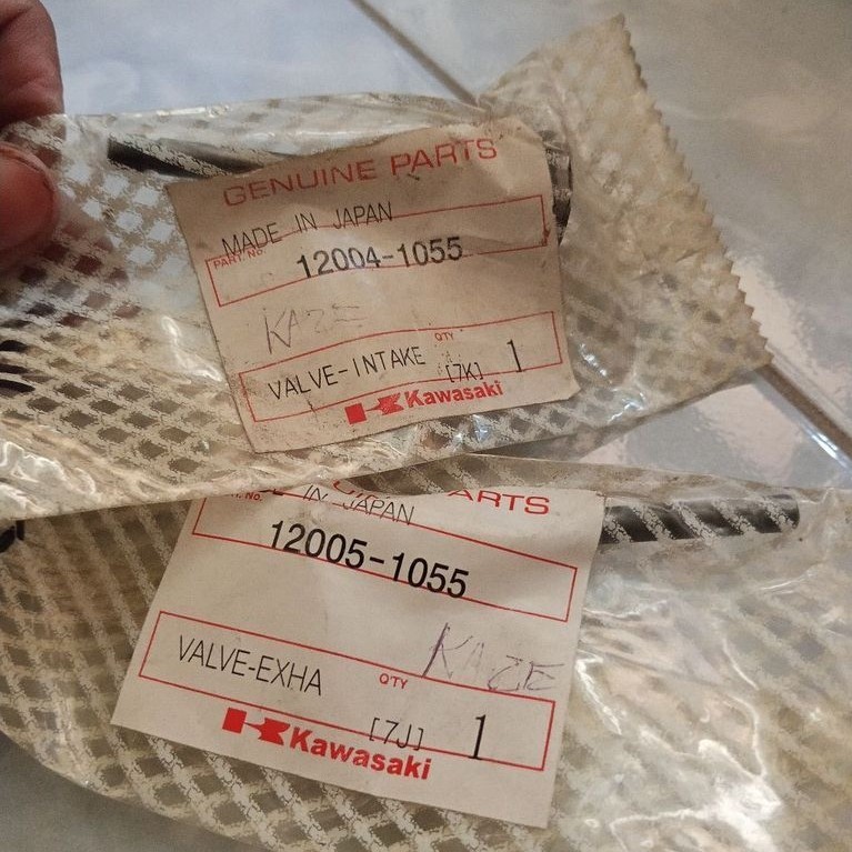 ชุดร่มวาล์ว Valve IN EX ชุด Kawasaki Kaze original japan nos