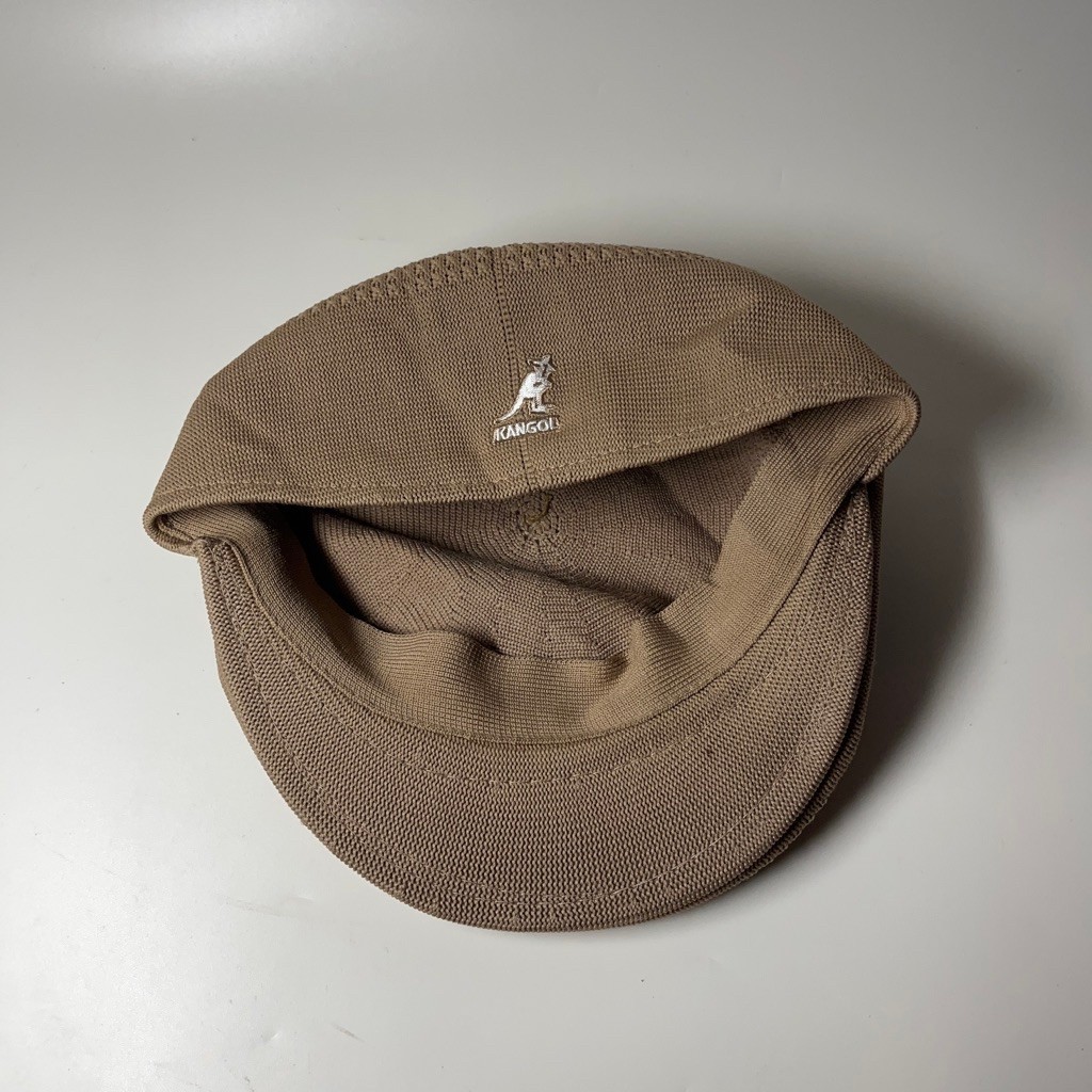 หมวกครีมสีน้ําตาล Kangol Flatcap