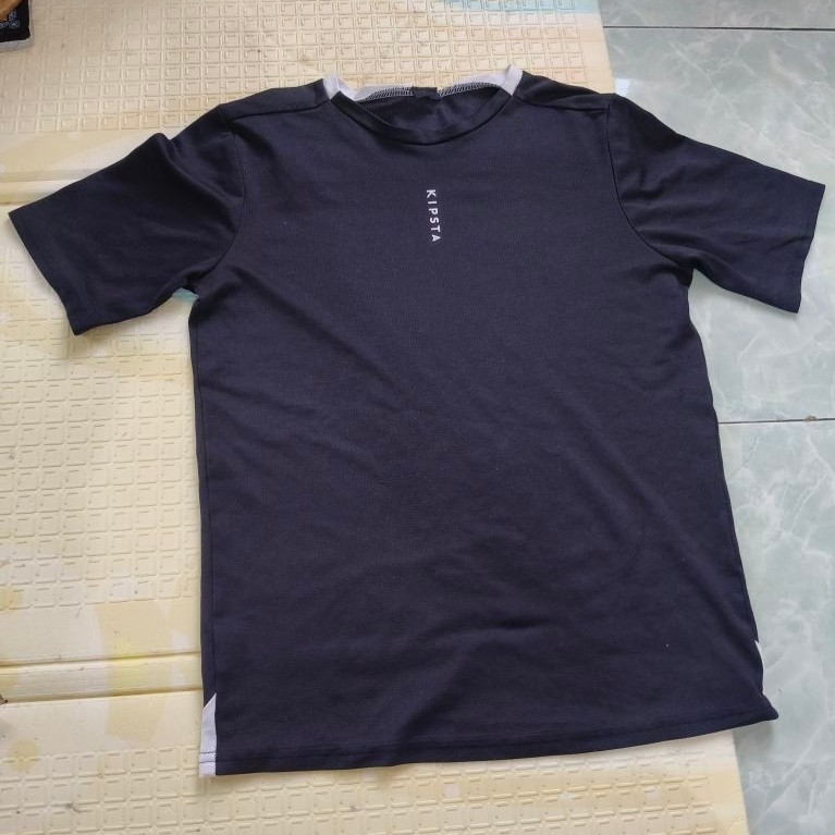 Solid Black - เสื้อกีฬาเด็กชายวัยรุ่น kipsta เสื้อฟุตบอลฟุตซอลเหมือนใหม่