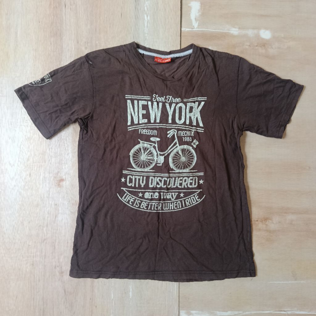 เสื้อยืดแบรนด์ Preloved can two / inch 43