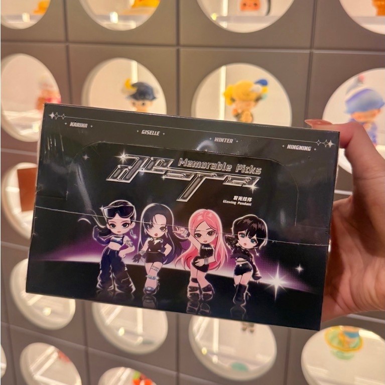 ] AESPA Memorable Picks Glowing Series - Pendant Blind Box Keychain LIGHTSTICK ORIGINAL POPMART 100%