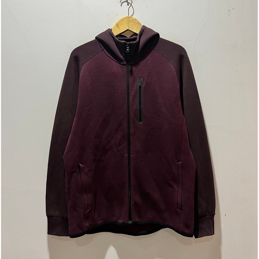 UNIQLO Dry Pocket Burgundy Zipper Hoodie / Uniqlo Tech Fleece Hoodie