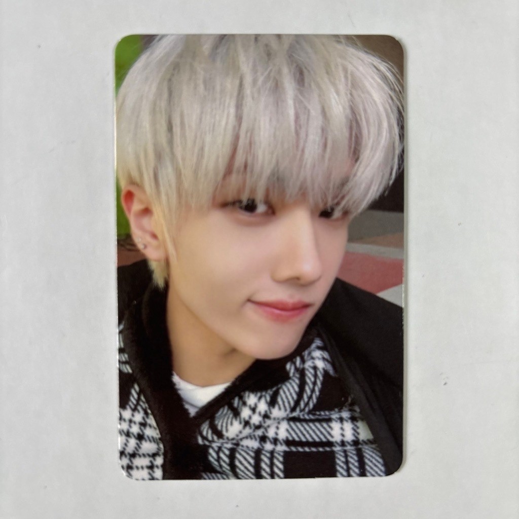 การ์ดสะสมภาพ JISUNG GLITCH MODE NCT DREAM PC JISUNG อย่างเป็นทางการ