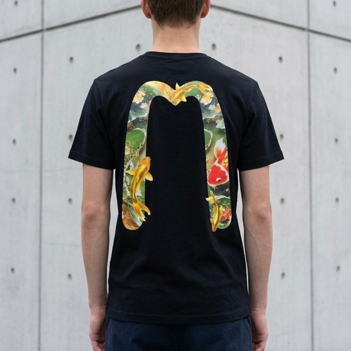 เสื้อยืด EVISU KOI**