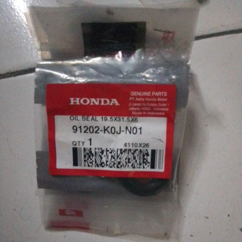 อะไหล่แท้ฮอนด้า ซีลน้ํามัน 19.5X31.5X6 91202-K0J-N01 QTY 1