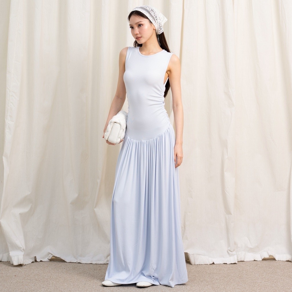 ABBY DRESS | โรห์อา | เดรสยาวแม็กซี่ถักแขนกุดเอวยางยืดขั้นพื้นฐานของผู้หญิง