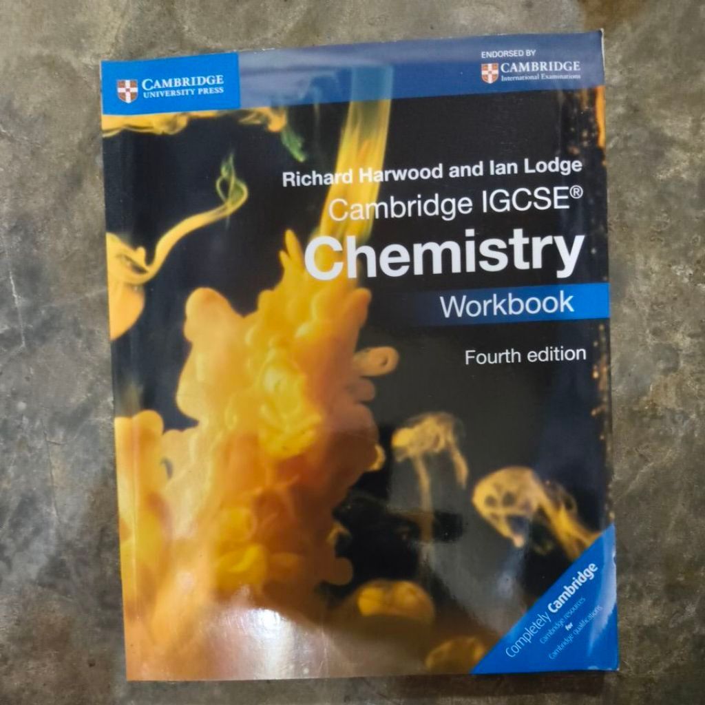 หนังสือต้นฉบับสมุดทํางานเคมี Cambridge IGCSE