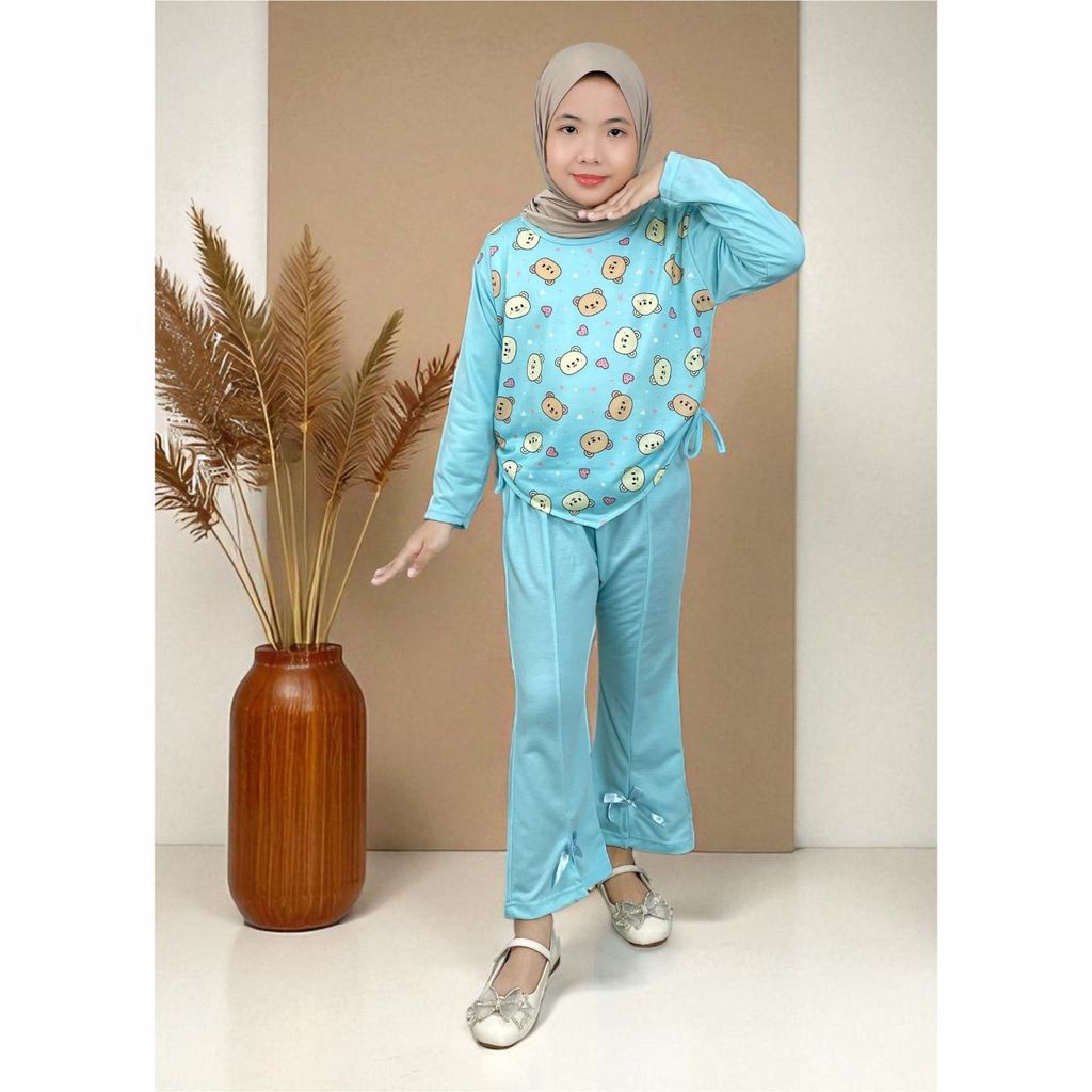 CKids Muslimic Girls Cartoon Set with Two-Tone Emoji Bear Motif