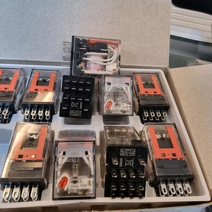 รีเลย์ Omron My4N-Gs-R 220V ดั้งเดิม