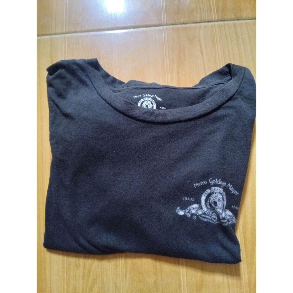 เสื้อยืด Gu x metro goldwin mayer mgm