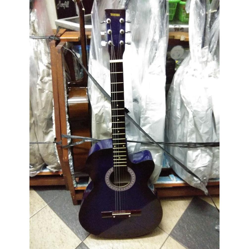 กีต้าร์โปร่ง Yamaha Chrome Navy สําหรับผู้เริ่มต้น