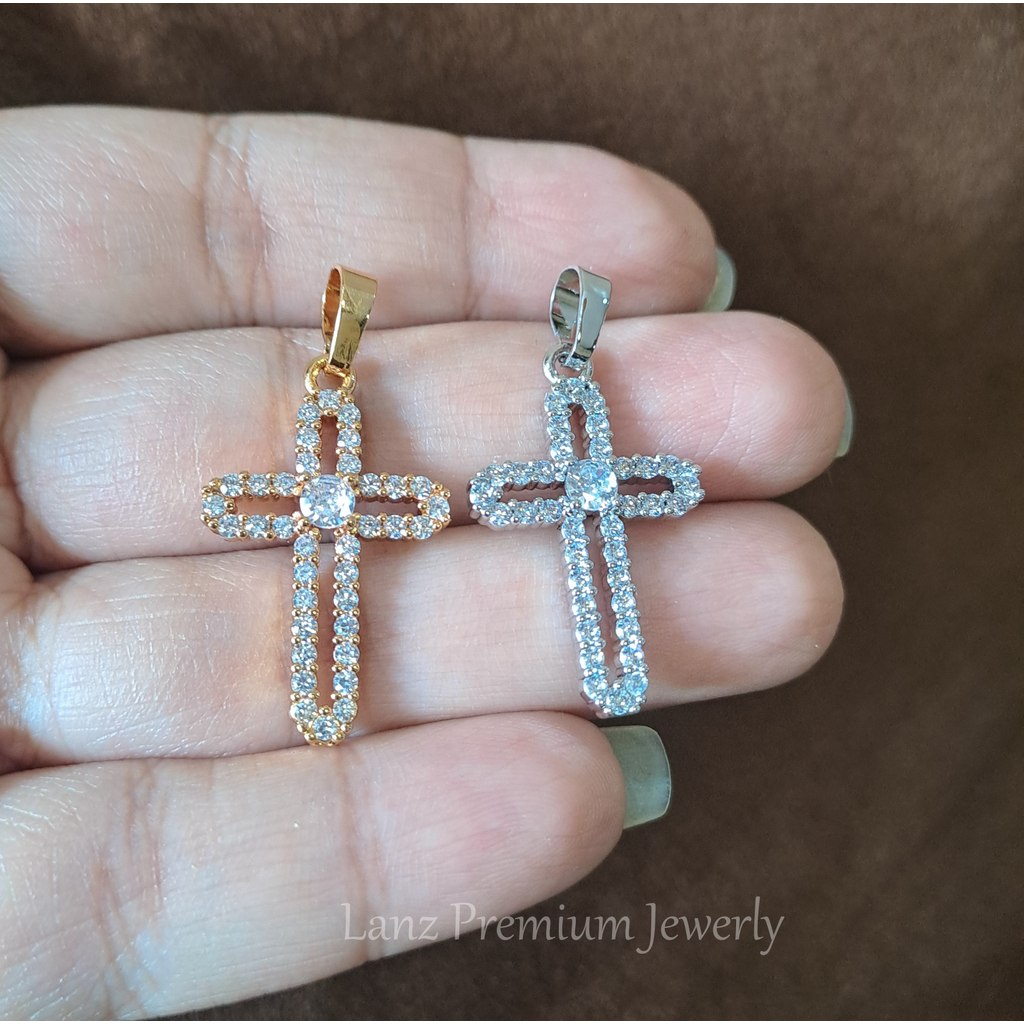 Magdaena Cross จี้คริสตัลพรีเมี่ยมไทเทเนียม Silver Gold 22K
