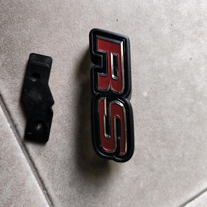 Rs D Grille Brio Rs 2018-2022 โลโก้