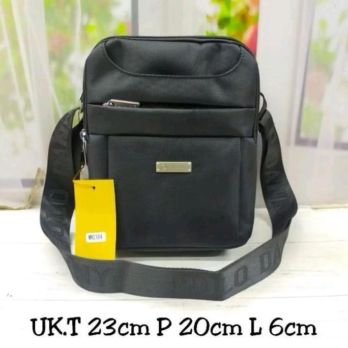 KAAKAAID - POLO DANNY SLING BAG SIZE M. POLO DANNY MENS SLING BAG Polo Danny GT กระเป๋านักเรียนวิทยา