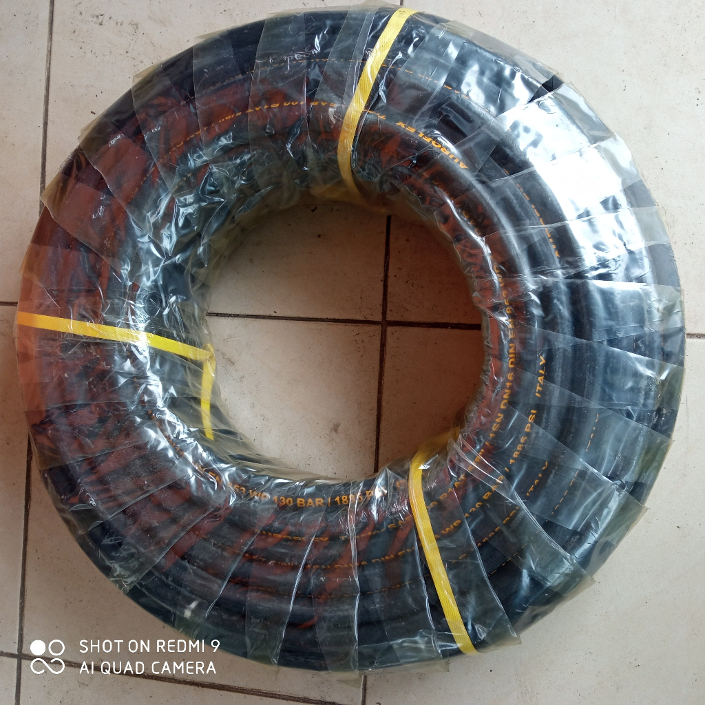 ท่อ HYDRAULIC 3/8 IN R1 AT 180 BAR 2.610 PSI