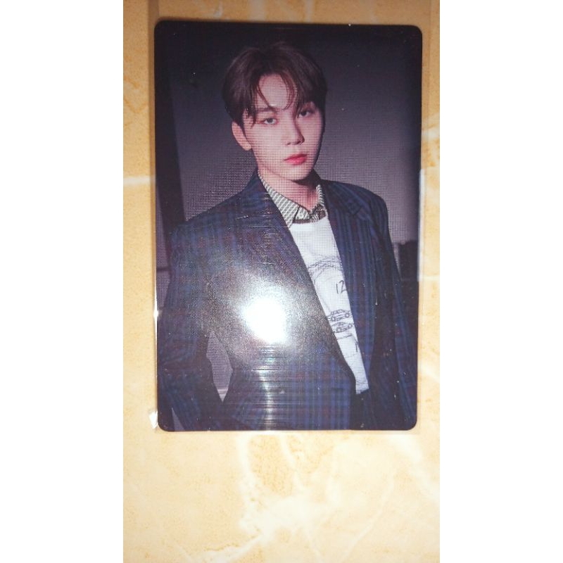 การ์ดรูปถ่ายสิบเจ็ดของ seungkwan อย่างเป็นทางการ