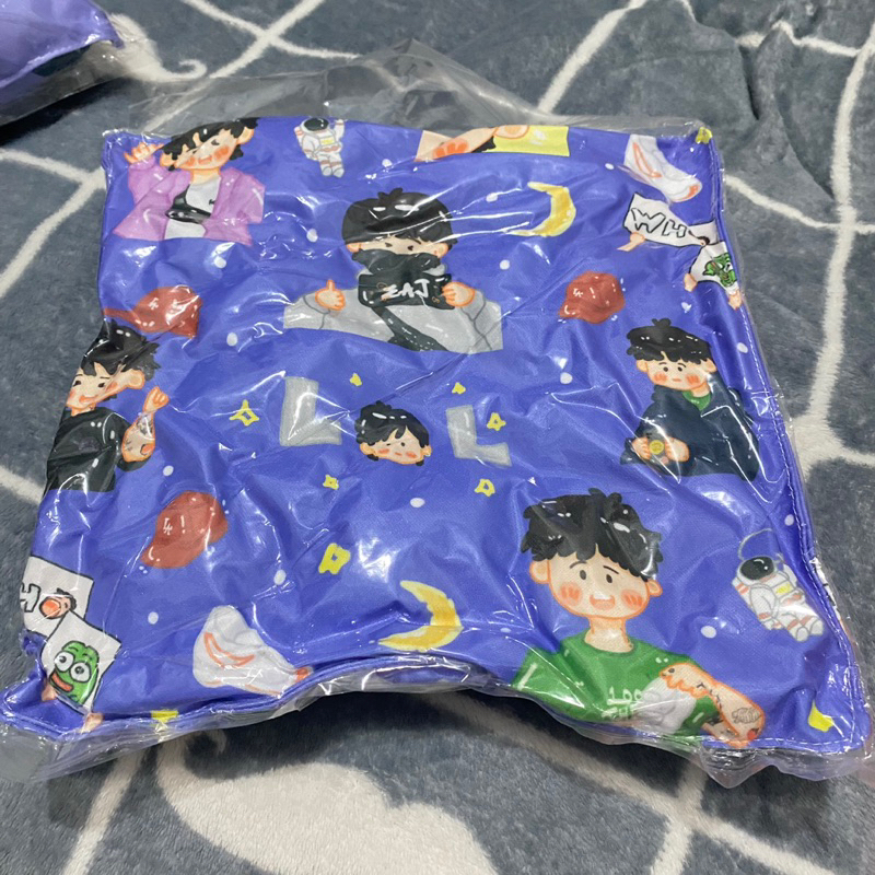 หมอนแบบกําหนดเอง ajpark รุ่นสีน้ําเงิน jae park