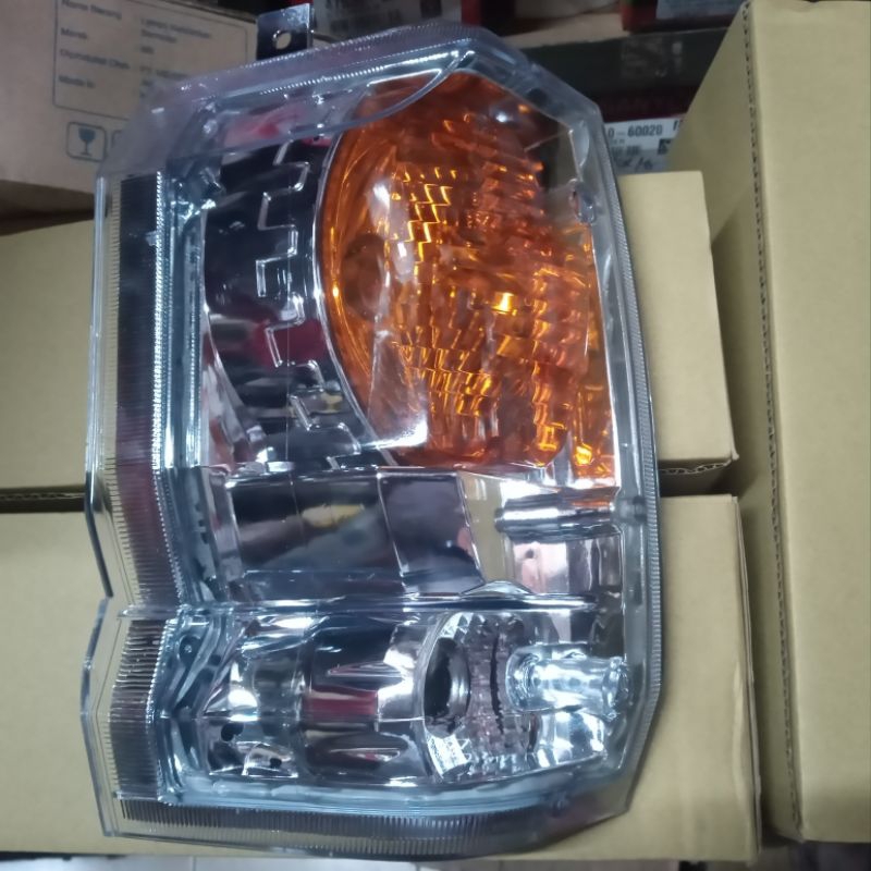Isuzu ELF Euro NKR71 ไฟเลี้ยวหน้า ข้างซ้าย ราคาต่อชิ้น
