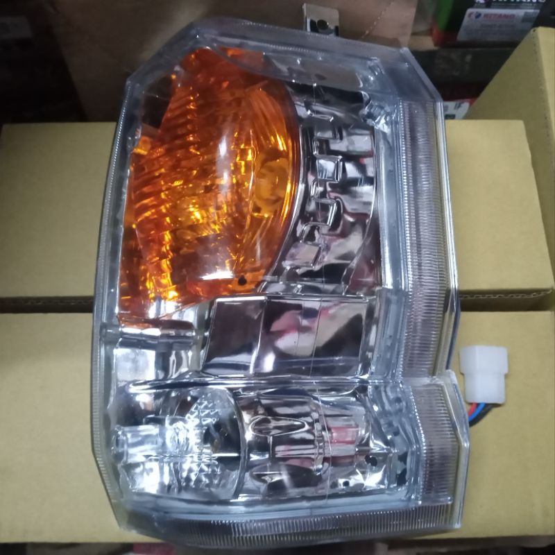 Isuzu ELF Euro NKR71 ไฟเลี้ยวหน้า ข้างซ้าย ราคาต่อชิ้น