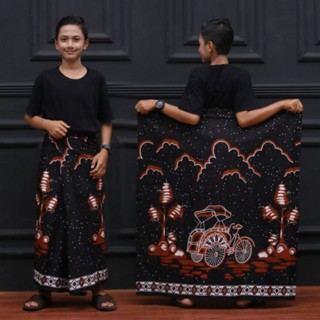 ผ้าซิ่นสําหรับเด็กอายุ 8-12 ปี พร้อมลวดลายริกชอว์ สีแดง - Sarong PADUKA สําหรับเด็กที่มีลวดลายร่วมสมัย