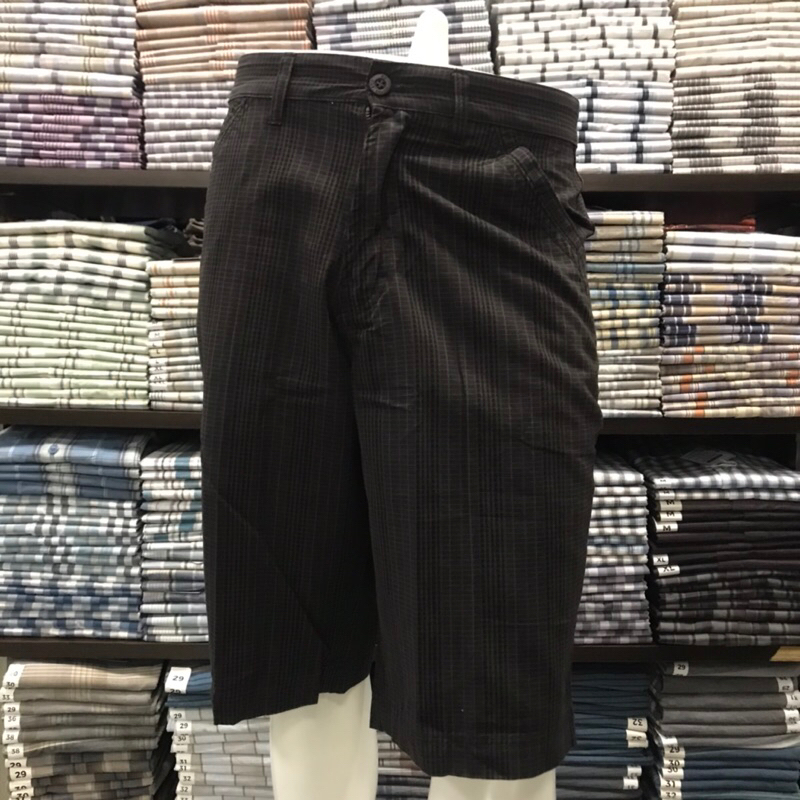 กางเกงขาสั้น Giani Graco Pattern ด้านล่าง-the-Knee G82002 303 04 - G82002 303 03