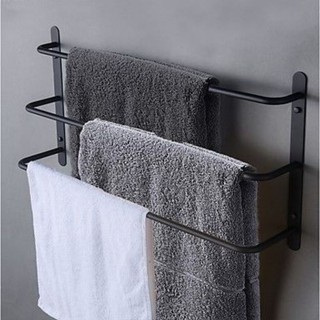 Dekorasi gantungan handuk kamar mandi