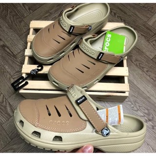 Crocs Yukon รองเท้าแตะหนัง สําหรับผู้ชาย