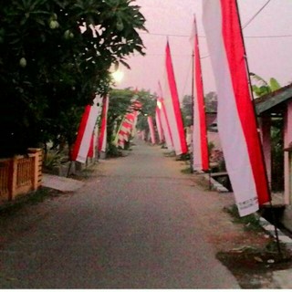 bendera umbul umbul layur merah putih panjang
