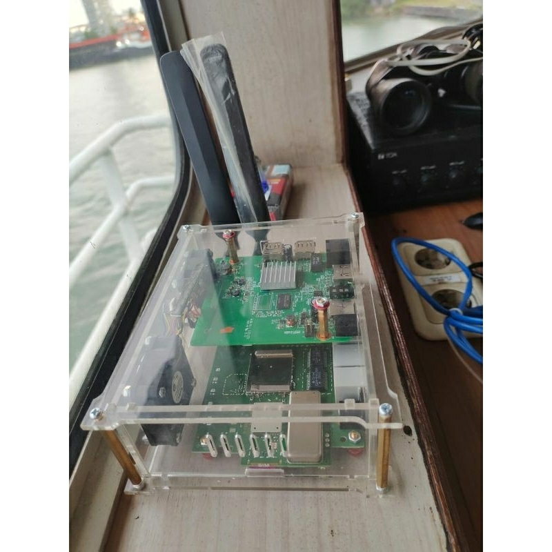 เคสอะคริลิคสําหรับ Orbit Max + STB Custom Openwrt