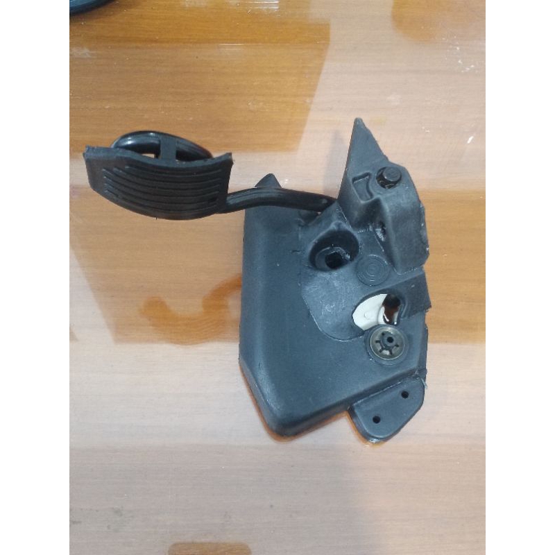 แป้นเหยียบแก๊ส Daihatsu S 88 S 89