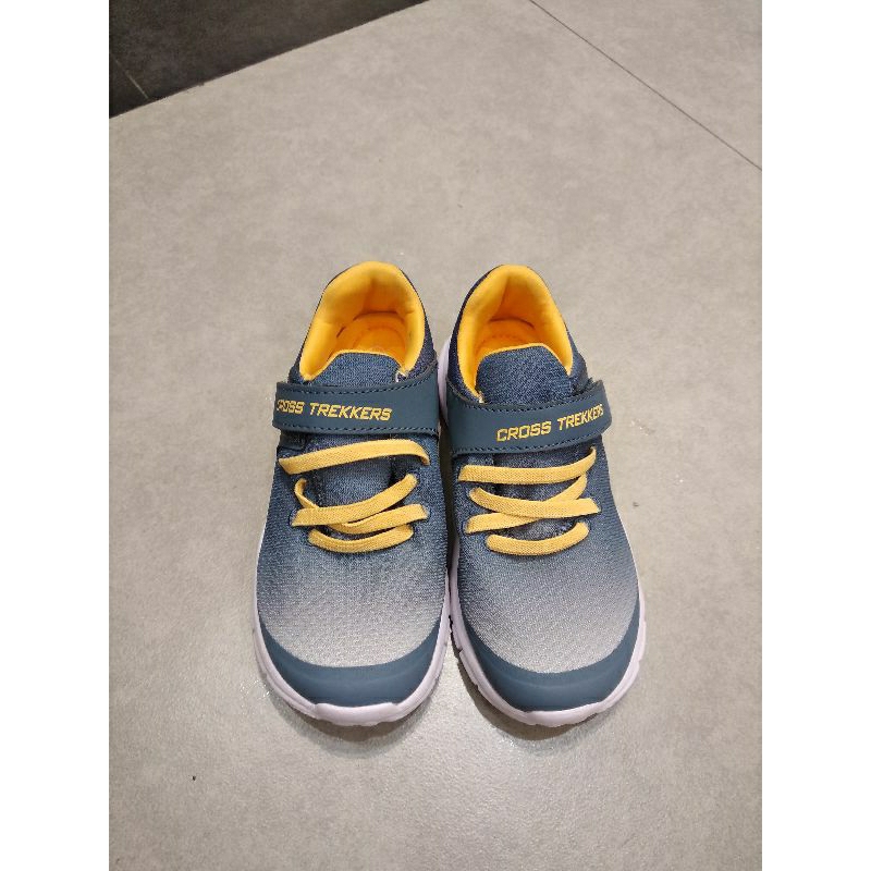 Kids ctx gusto runner รองเท้าผ้าใบมัลติสีน้ําเงินโดย payless