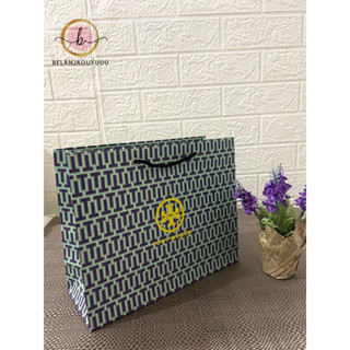 ถุงกระดาษห่อของขวัญ ลาย Tory Burch สีฟ้า