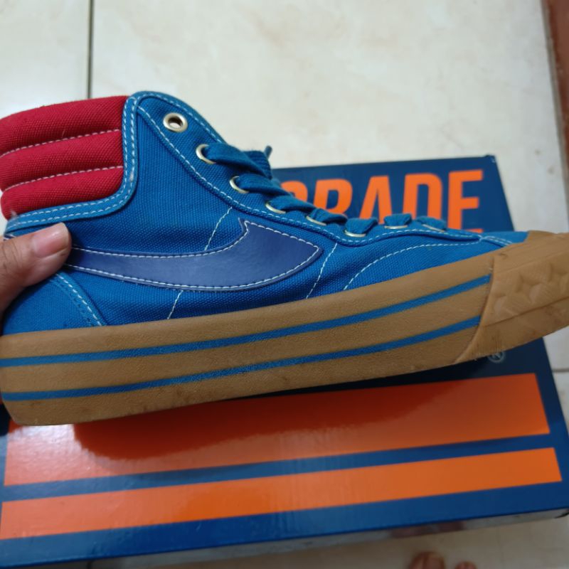 Preloved Compass Retrograde Hi Blue Gum Shoes