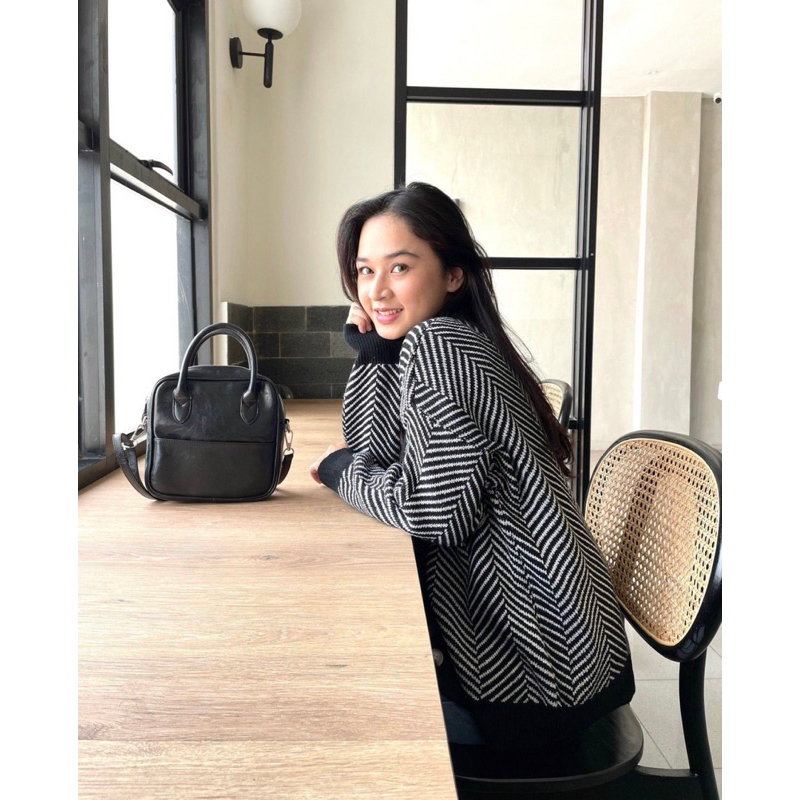 YORA CROP CARDY*****