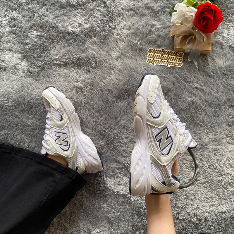 New BALANCE 530 WHITE SILVER NAVY WOMAN