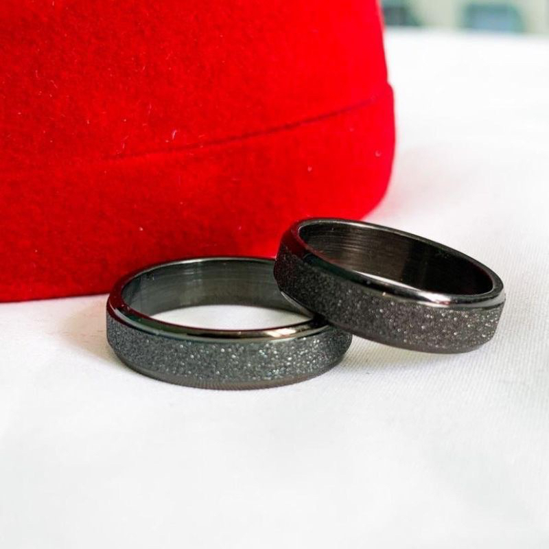 PLAIN BLACK และ SILVER GOLD SAND TITANIUM RING // ANNIVERSARY RING / ENGAGEMENT RING