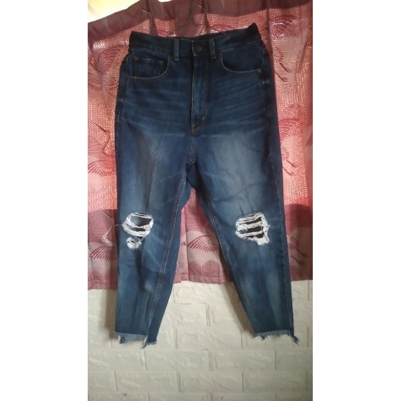 Gu Jeans Ripped Pants